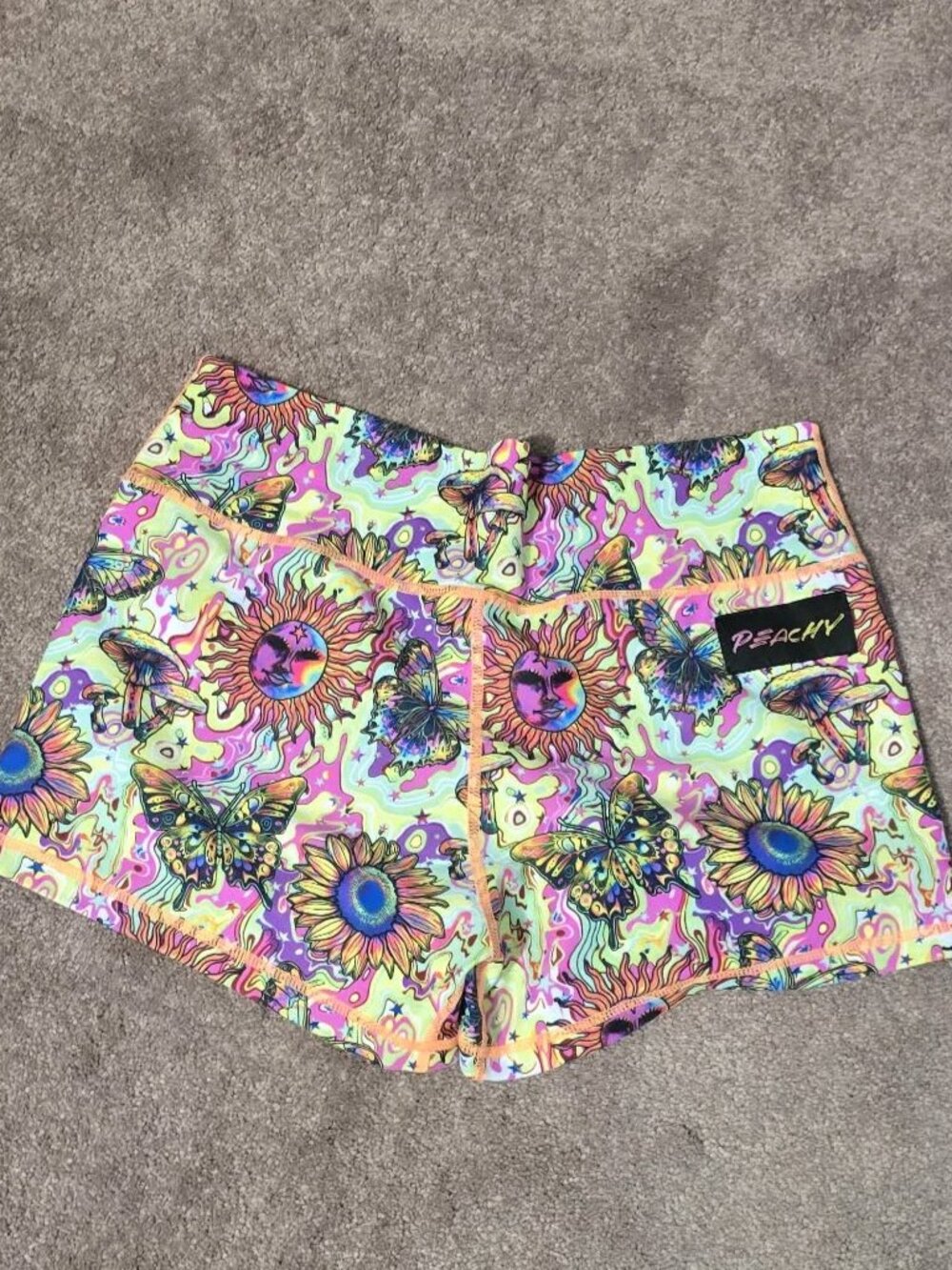 Peachy – Shorts – Butterfly – Size M